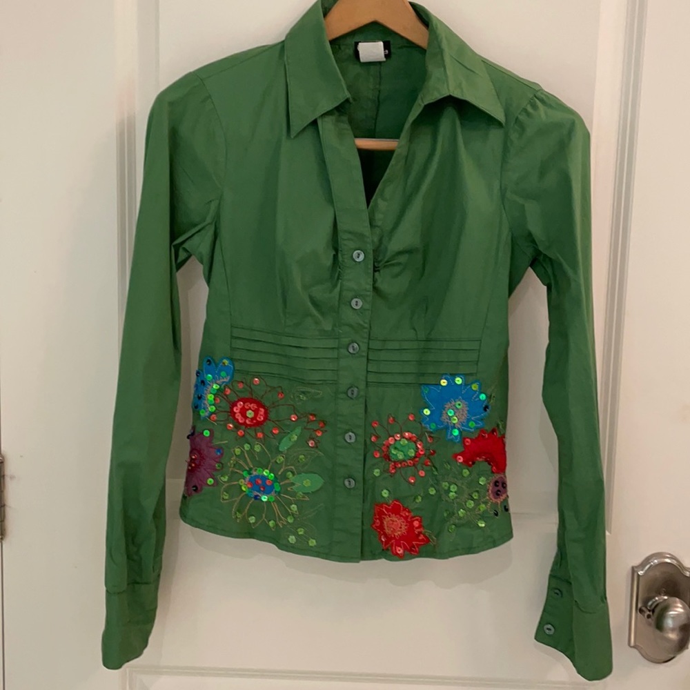Fitted green V neck top with unique sequin detail